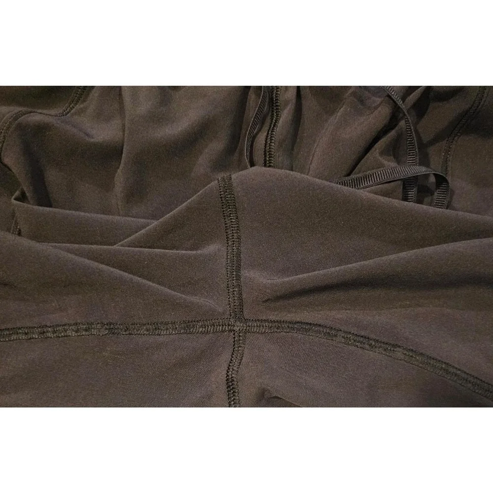 Lululemon Lightweight‎ Cropped Pants Size 8 Black Elastic Waist Inspected EUC